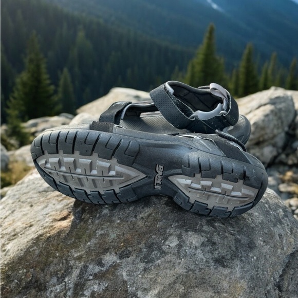 Teva Men’s Minam Hiking Sport Sandal. Size 9. Excellent Condition. - Picture 8 of 10